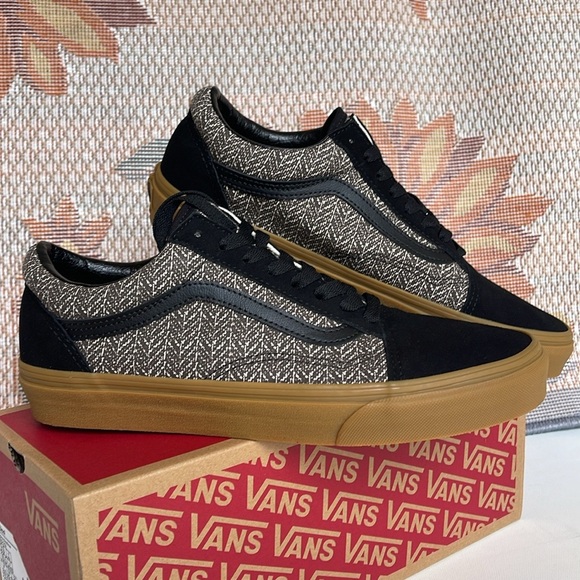 Vans Men’s Old Skool
Herringbone Black/Brown
VN000CP5YS8
Sneakers - Picture 11 of 16